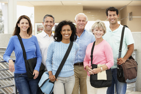 סטודנטים בוגרים בתמונה